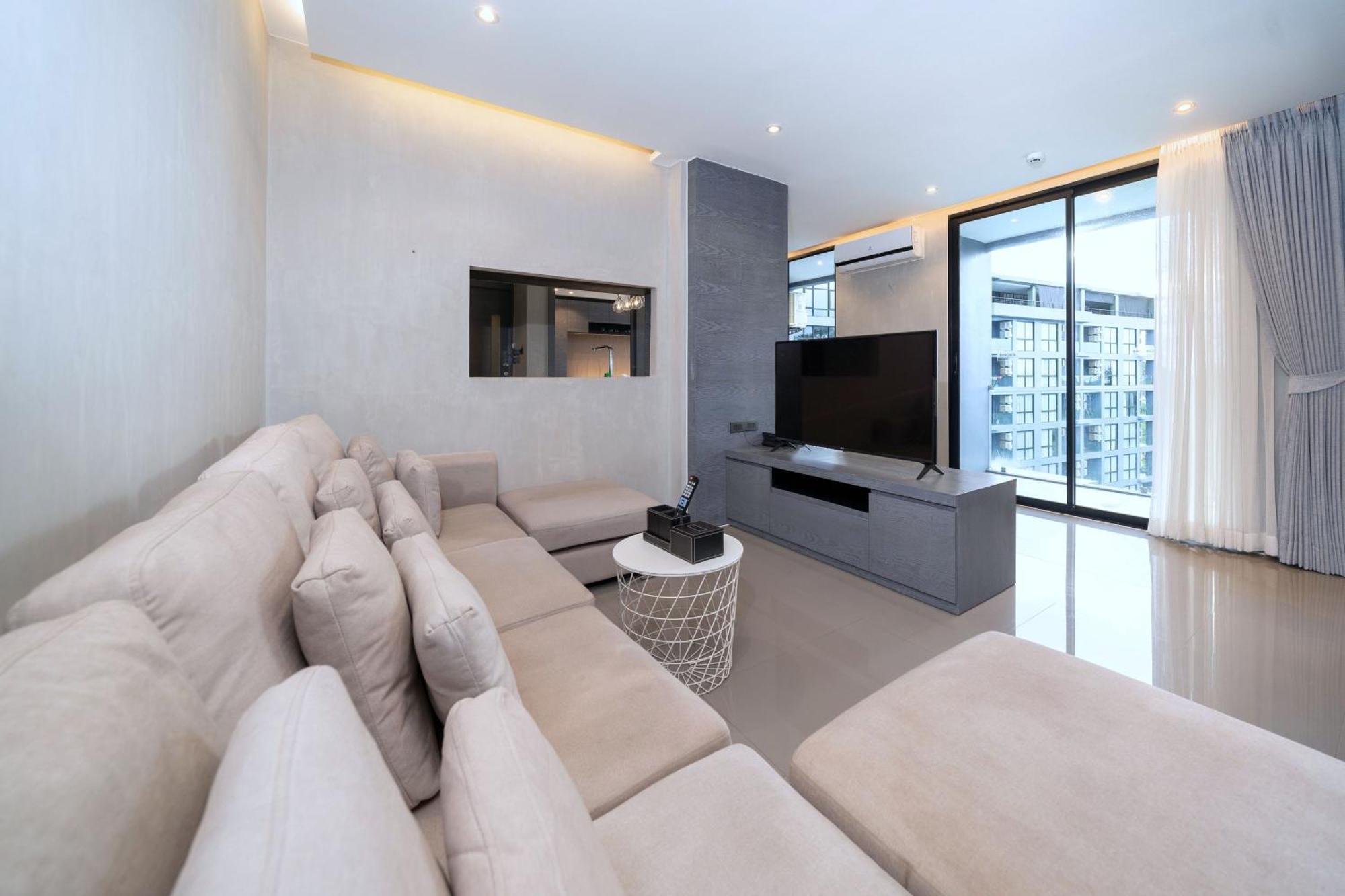 Tropics 2br Ctg B605-6